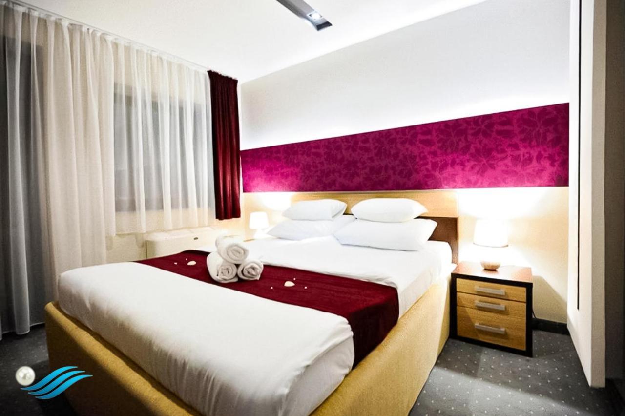 Biser Hotel Derventa ภายนอก รูปภาพ
