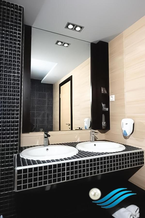 Biser Hotel Derventa ภายนอก รูปภาพ